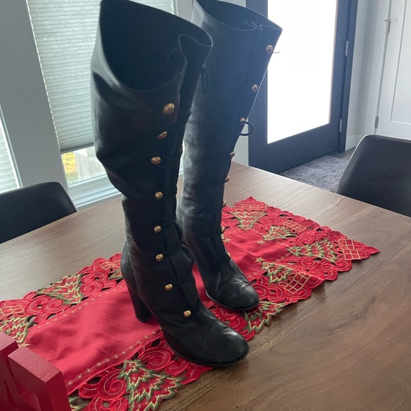 Marc Jacobs size 8 leather boots, front gold buttons - Picture 7 of 12